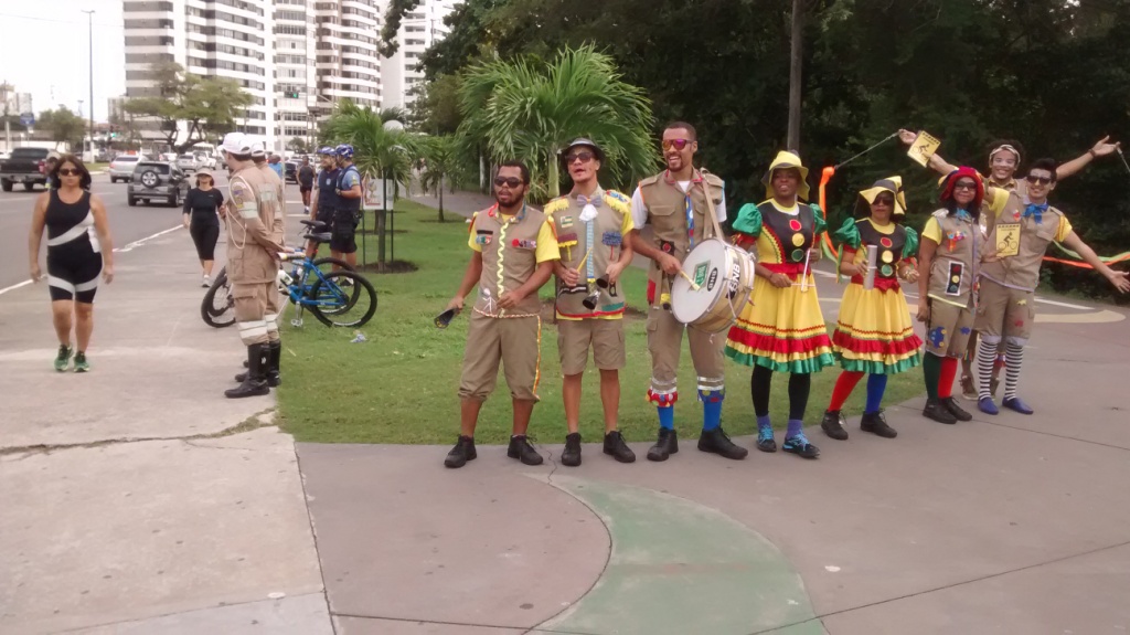Dia do Ciclista: blitz educativa acontece na rotatória do caju. - SMTT Aracaju